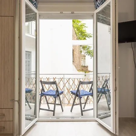 Sweet And Central Apt For 2